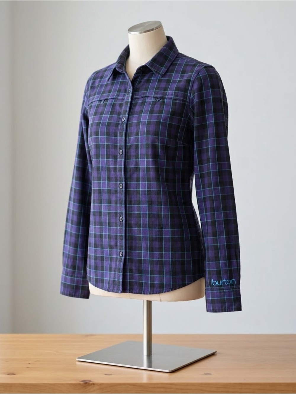 Burton DRYRIDE Plaid Button-Up Long Sleeve Shirt - Womenโs Size M